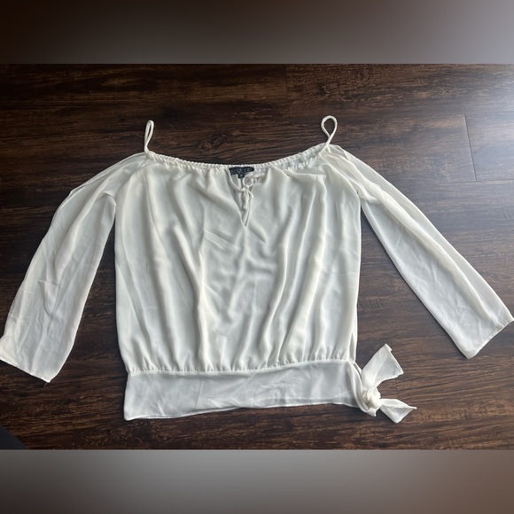Boulee Open Shoulder Blouse Womens Size 4 Off White Solid Key Hole Top - Picture 1 of 9